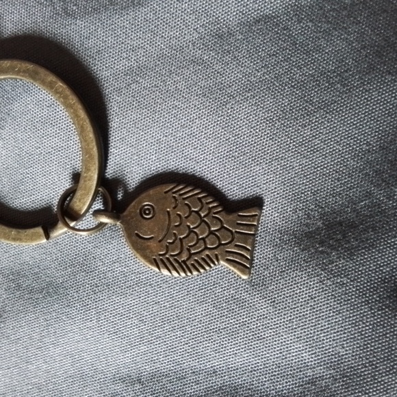 Hand crafted Antique bronze keychain - Picture 5 of 7